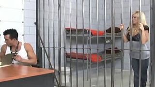 Prision sex - porn video